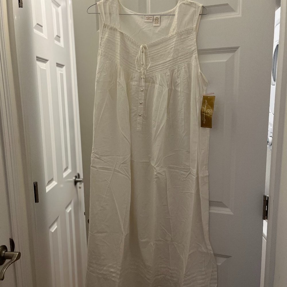 Women's nightgown